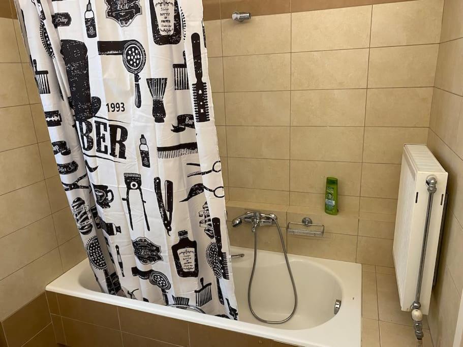Classy 3Br With 2 Bathrooms Apartment In Marousi Athens Exterior photo